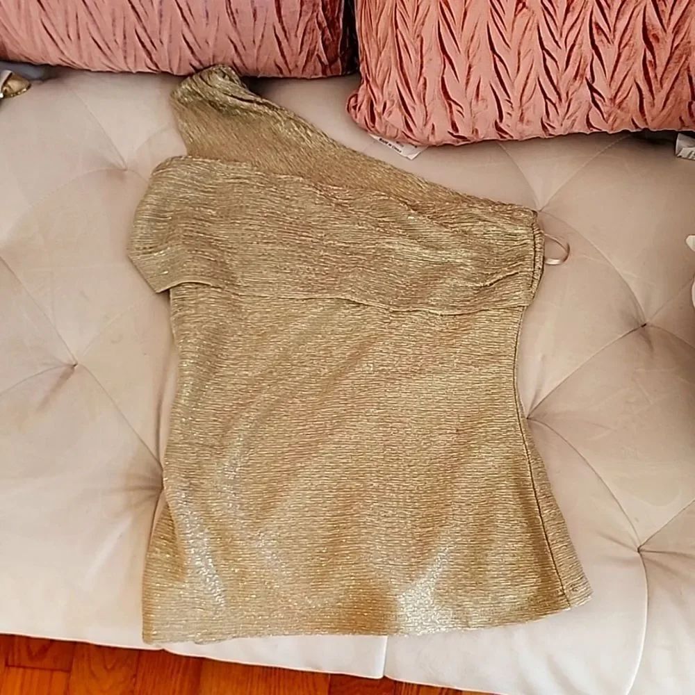 Bcbgmaxazria gold tops sz small
